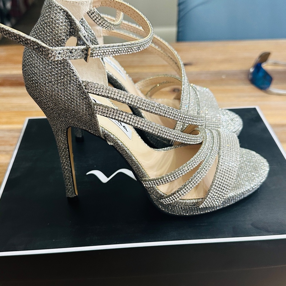 Nina size 7.5 Rhinestone heels. Brand New in box! - Picture 3 of 7